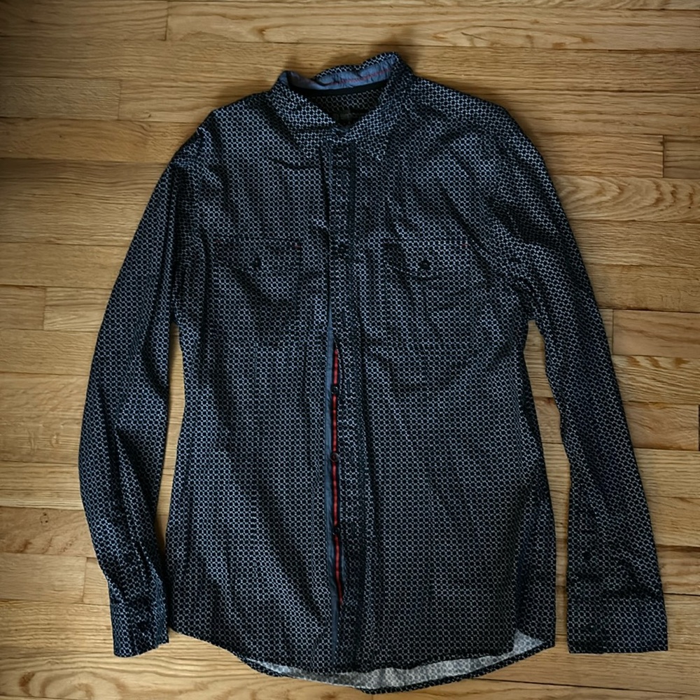 Men’s smash large button down!